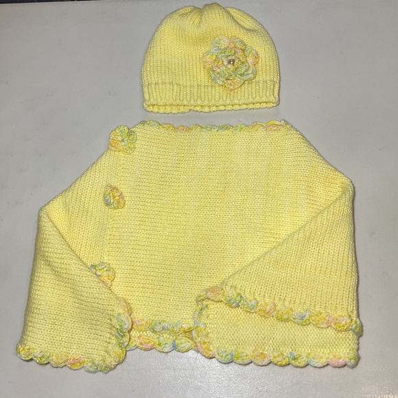 Crochet Baby Yellow Floral Poncho and Hat - Picture 3 of 9